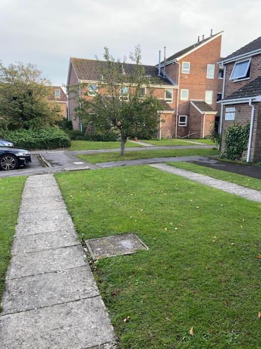 One Bedroom Ground Floor Flat Central Chichester Exterior photo