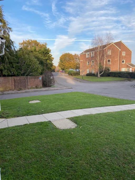 One Bedroom Ground Floor Flat Central Chichester Exterior photo