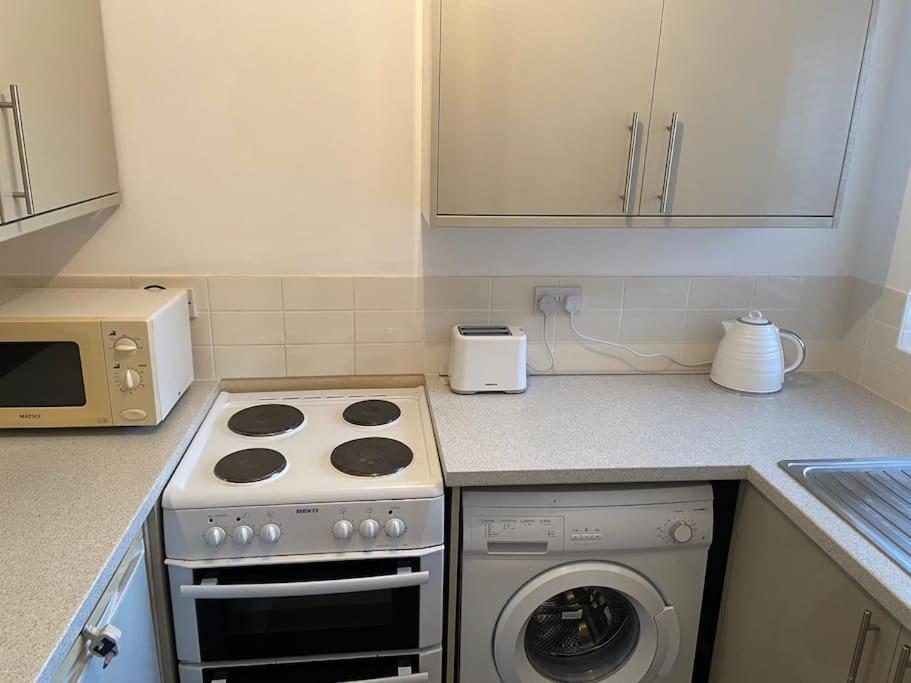 One Bedroom Ground Floor Flat Central Chichester Exterior photo
