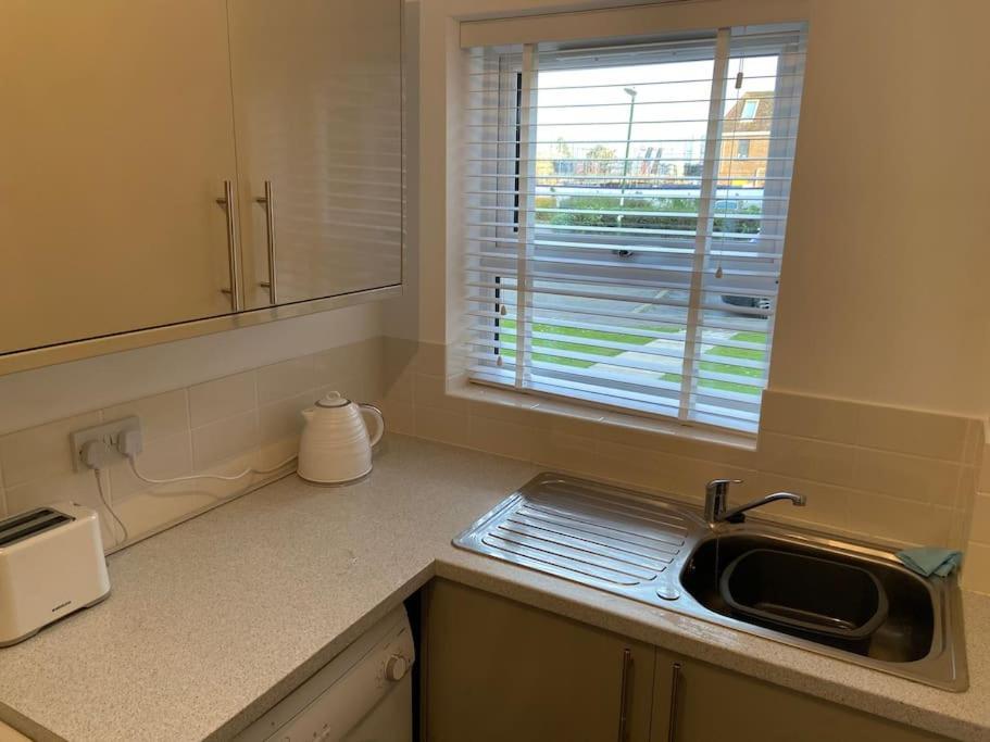 One Bedroom Ground Floor Flat Central Chichester Exterior photo